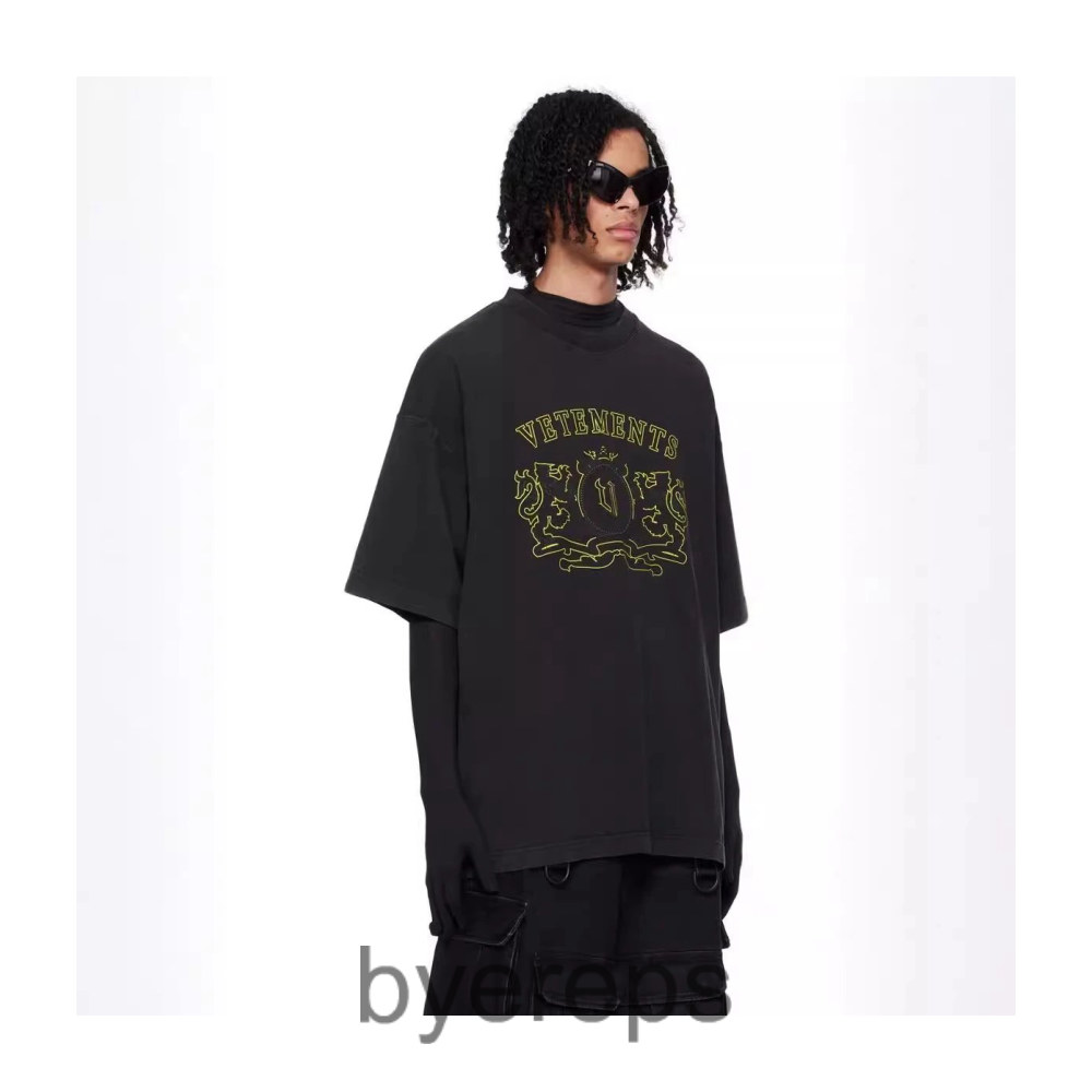 Vetements tee — photo 3 of 4