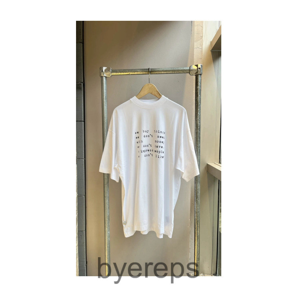 VETEMENTS Tee