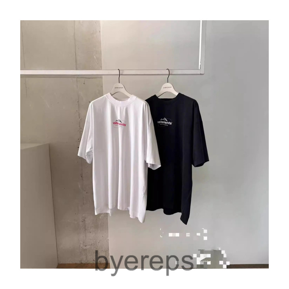 Vetements tee ( has white )