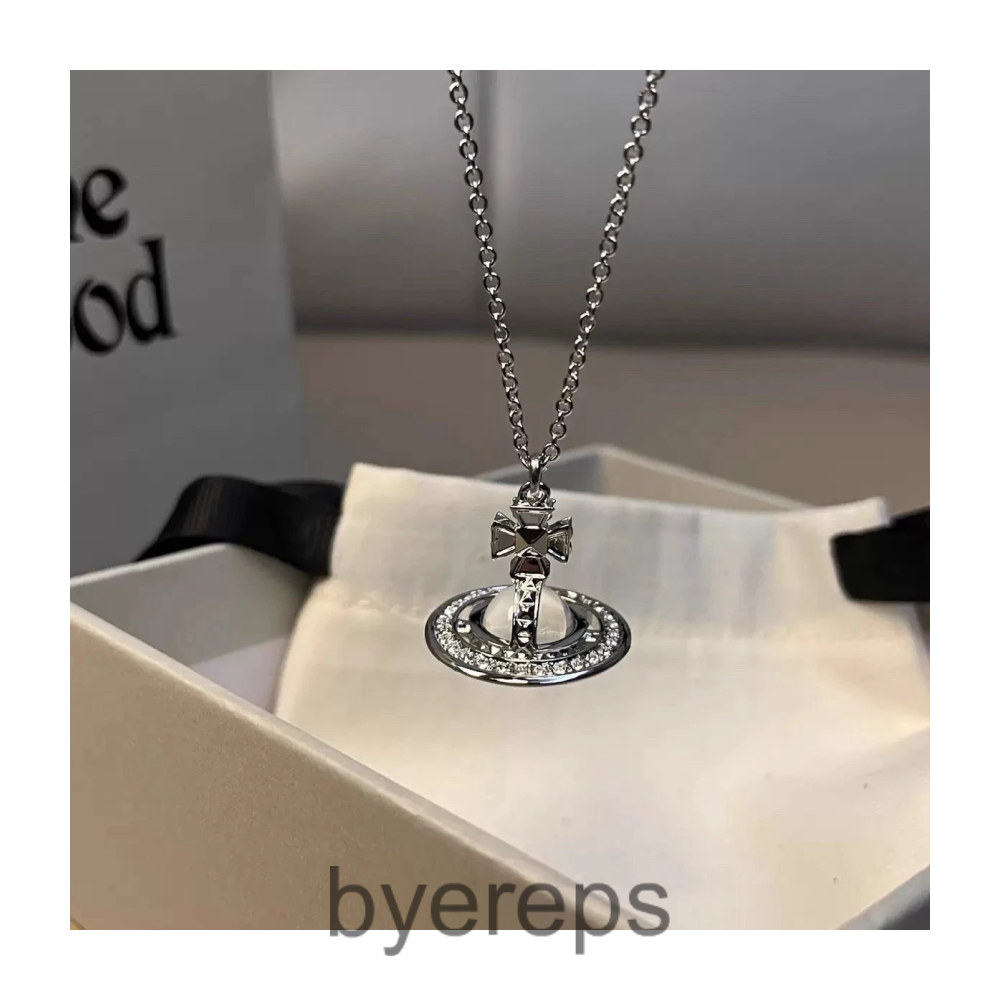 Vivienne Westwood Viviene Westwood Necklaces — photo 2 of 4