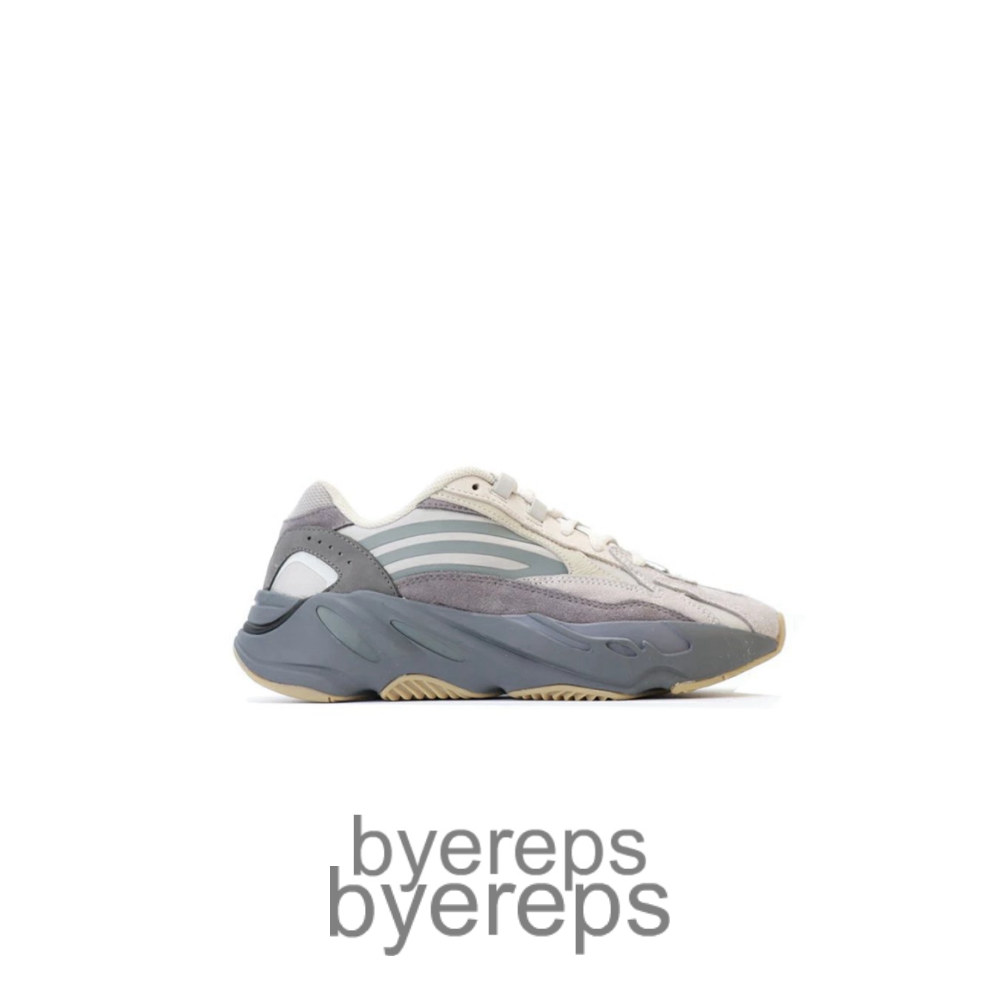Yeez 700 V2 Tephra