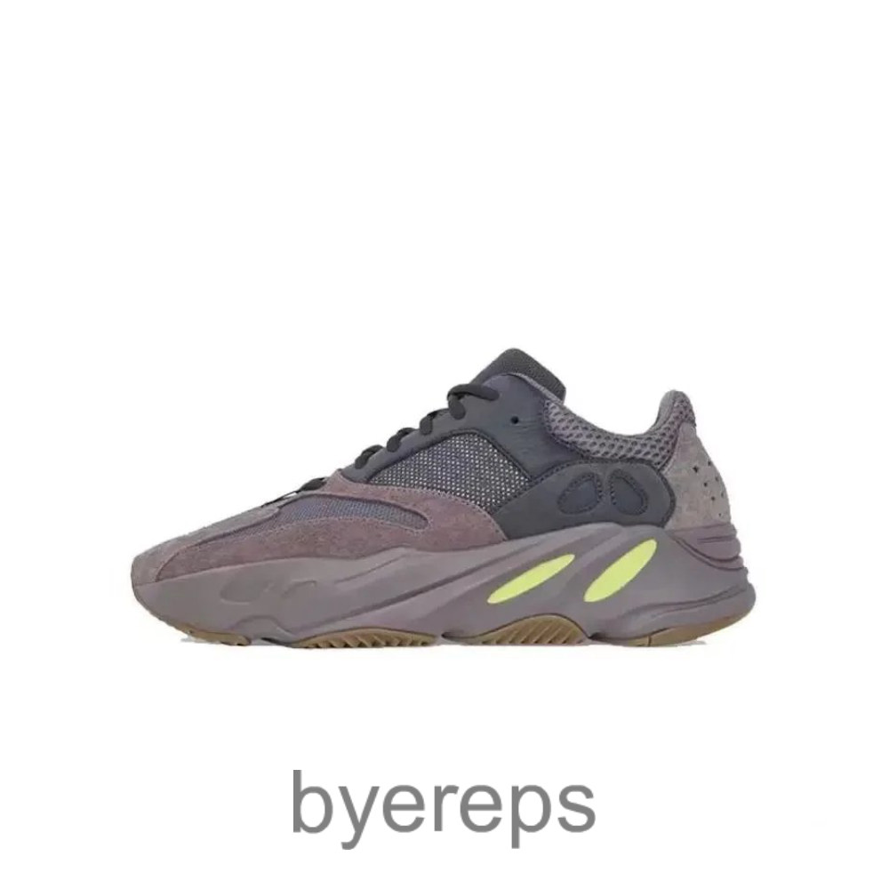 Yeezy 700 ( 10+ colors ) — photo 3 of 4