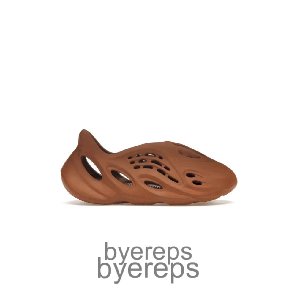 Yeezy Foam Rnr Clay Red
