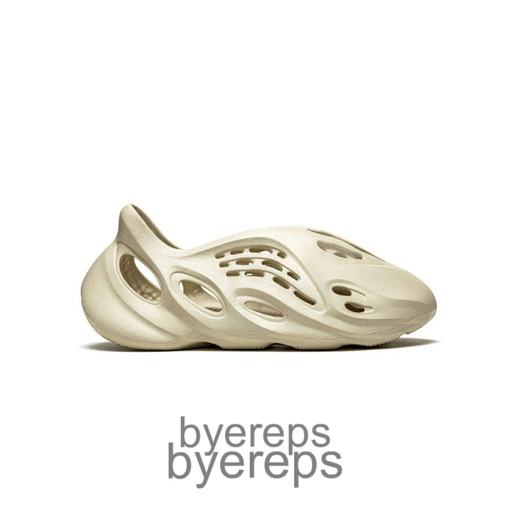 Yeezy Foam Runners Sand Sneakers