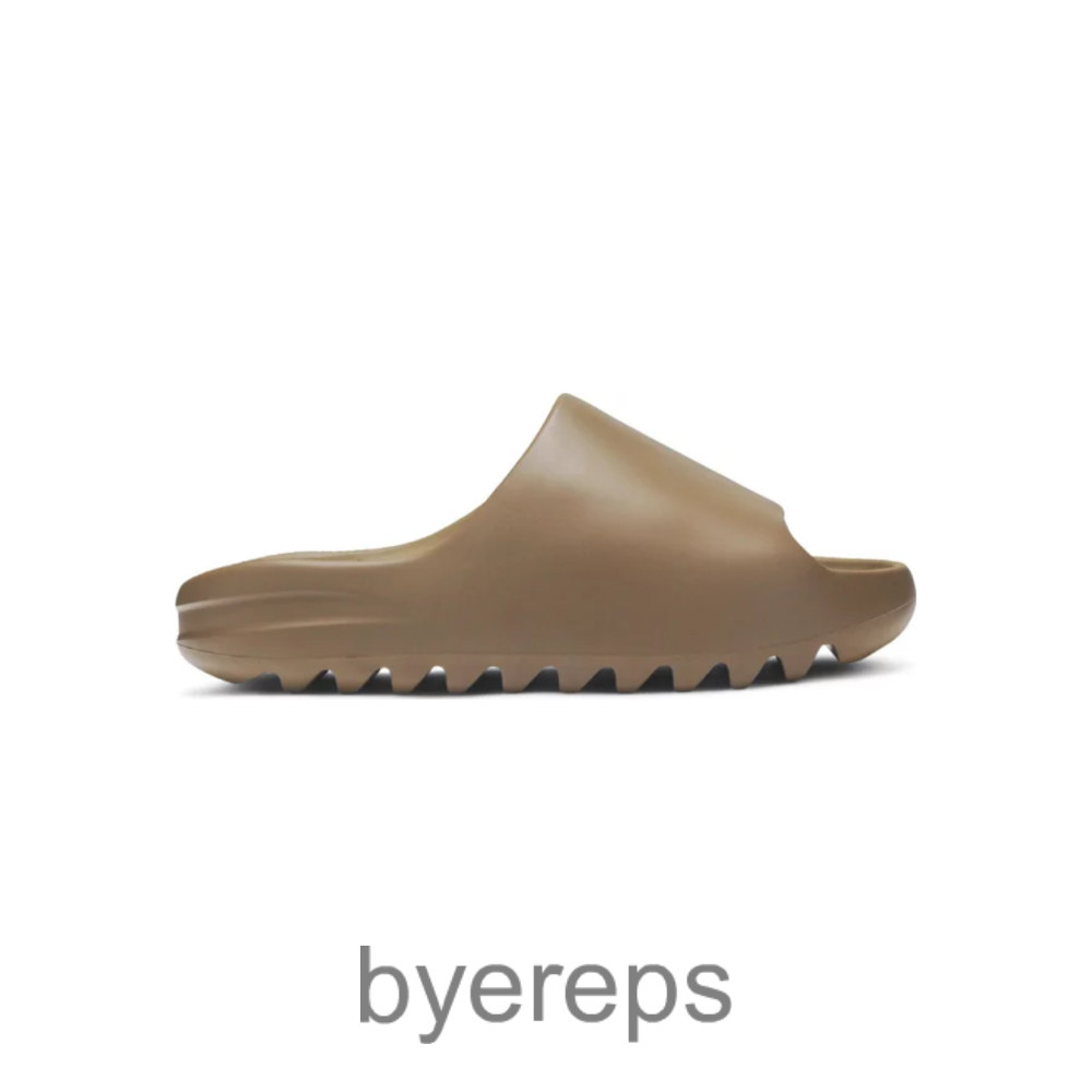Yeezy Slides — photo 3 of 4