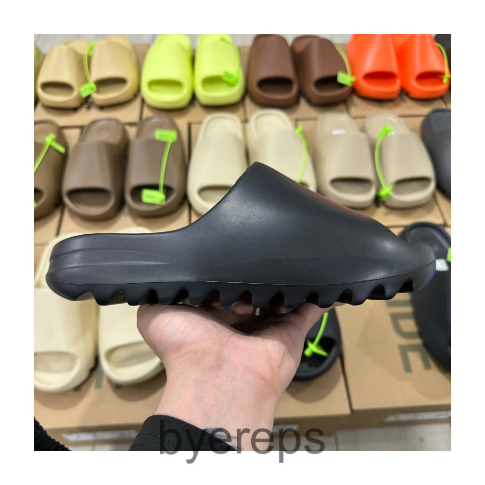 Yeezy slides (lots of cw) — photo 4 of 4