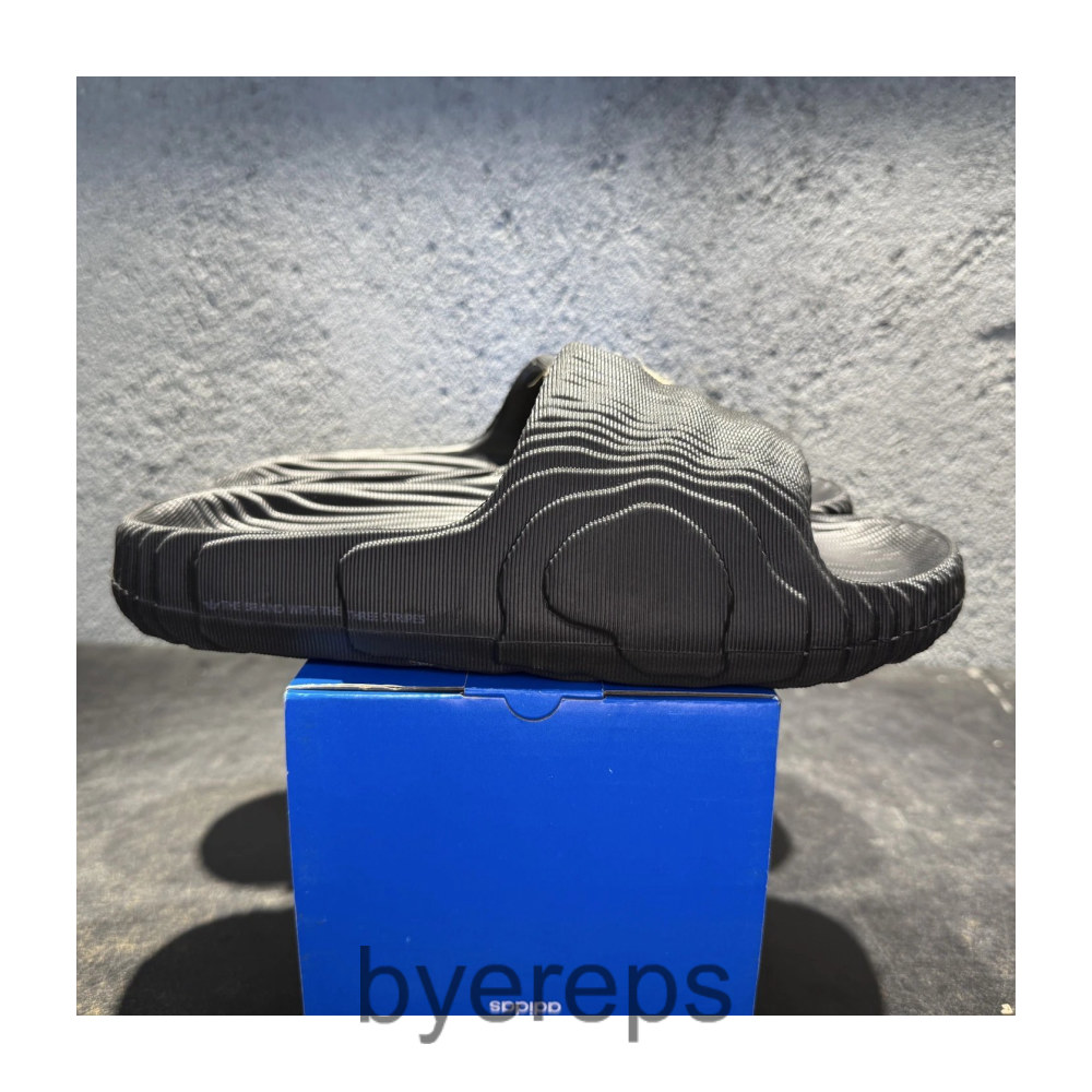 Yeezy slides [OG Batch] — photo 2 of 4